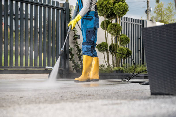 Best Sidewalk and Walkway Cleaning  in Akron, OH